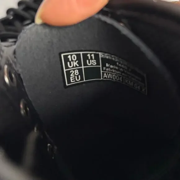 Dr. Martens Junior 1460 Patent Leather Lace Up Boots in Black - Picture 8 of 8